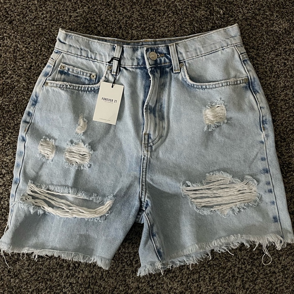 F21 baggy vintage style shorts